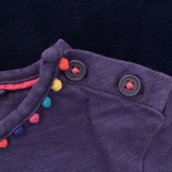 Boden tunic top with edging detail and button shoulder closure - Picture 4 of 6